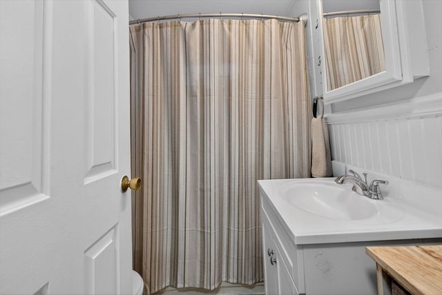 82 Linwood St, Lynn, MA 01905