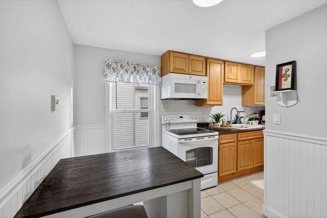 82 Linwood St, Lynn, MA 01905