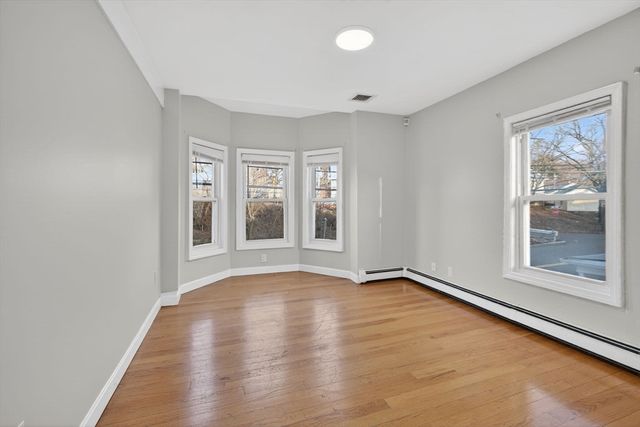 82 Linwood St, Lynn, MA 01905