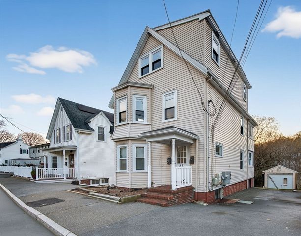 82 Linwood St, Lynn, MA 01905