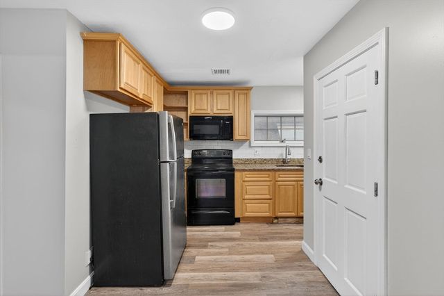 82 Linwood St, Lynn, MA 01905