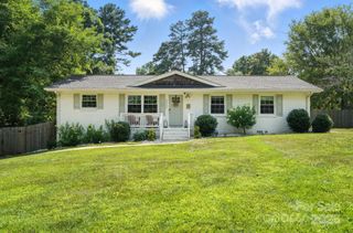 4500 Gainesborough Road, Charlotte, NC 28205
