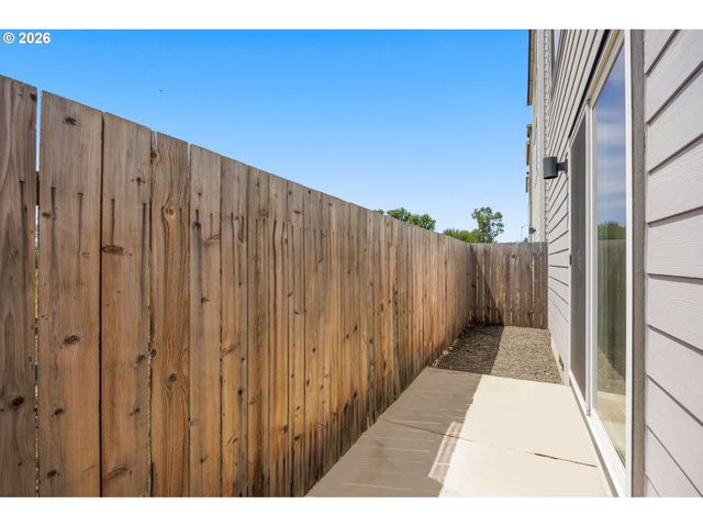 1014 E GINGER ROOT Ct, Newberg, OR 97132