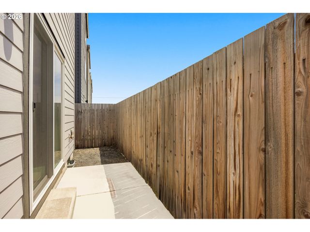 1014 E GINGER ROOT Ct, Newberg, OR 97132