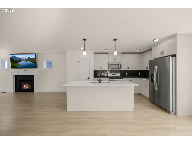 1014 E GINGER ROOT Ct, Newberg, OR 97132