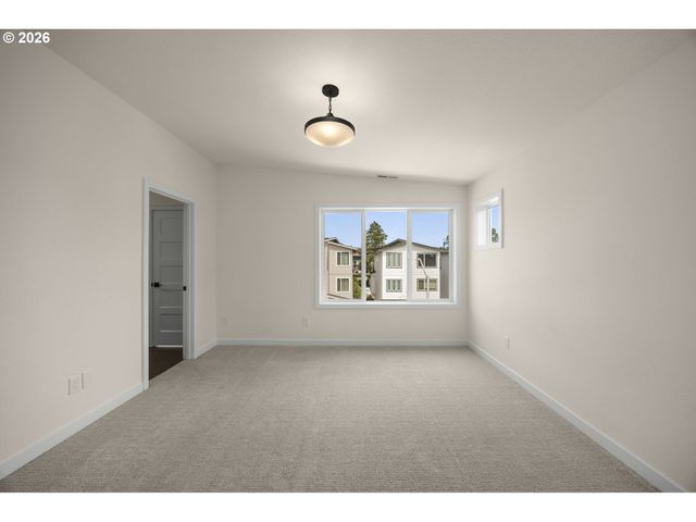 1014 E GINGER ROOT Ct, Newberg, OR 97132