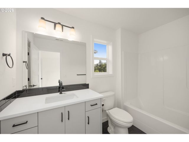 1014 E GINGER ROOT Ct, Newberg, OR 97132