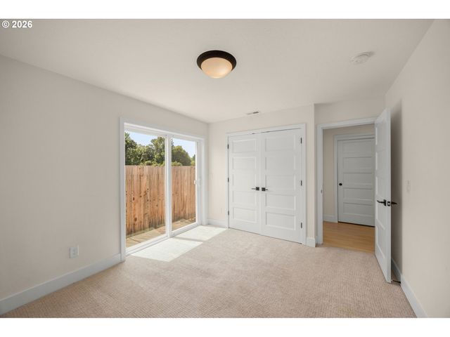 1014 E GINGER ROOT Ct, Newberg, OR 97132