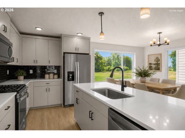 1014 E GINGER ROOT Ct, Newberg, OR 97132