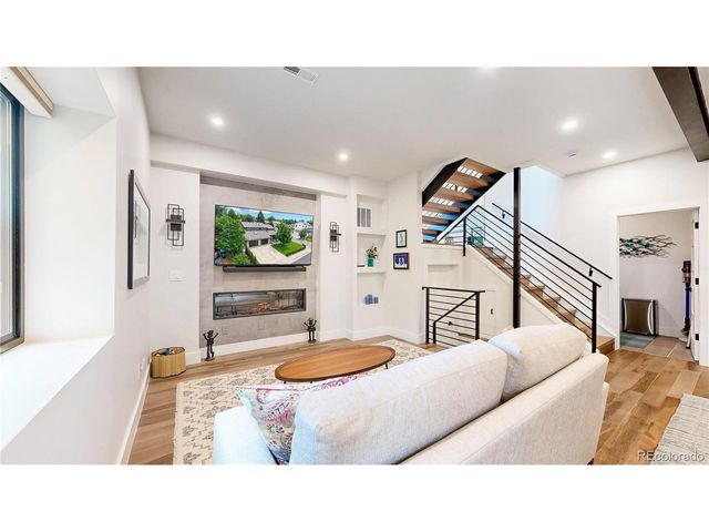 174 S Hoover Ave, Louisville, CO 80027