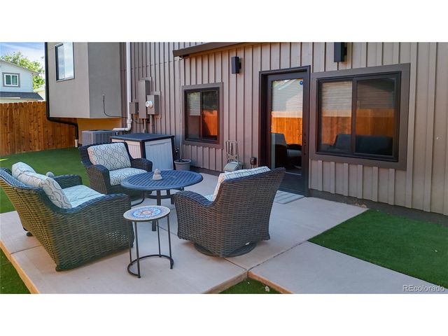 174 S Hoover Ave, Louisville, CO 80027