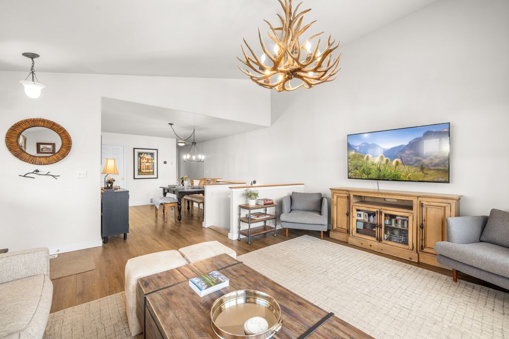 Image 6 of property listing at 227 Fox Hollow Lane B14, Whitefish, MT 59937