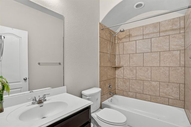 401 Daniel XING, Liberty Hill, TX 78642