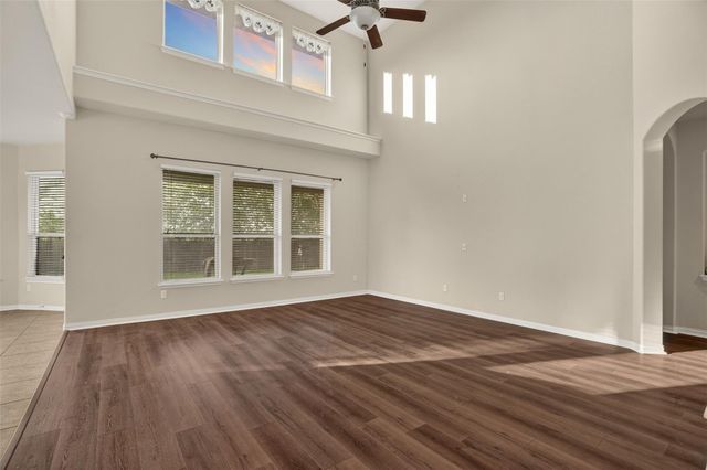 401 Daniel XING, Liberty Hill, TX 78642