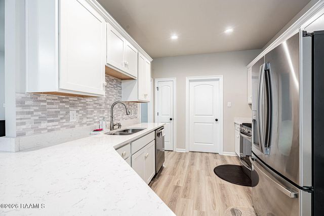 202 Sparkling Meadows Lane, Lafayette, LA 70506