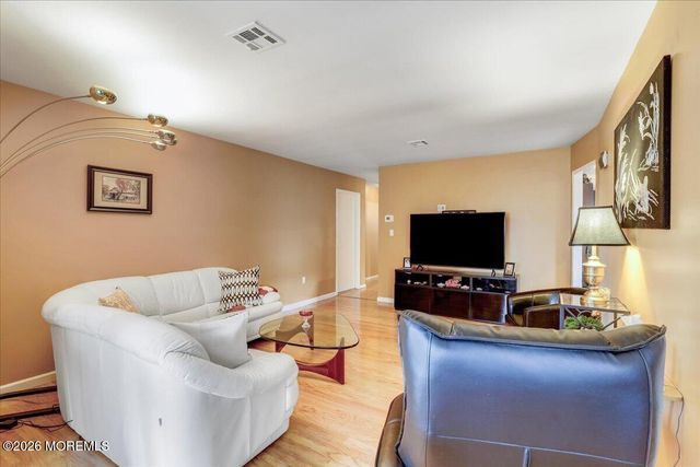 11 Tennis Court, Brick, NJ 08723