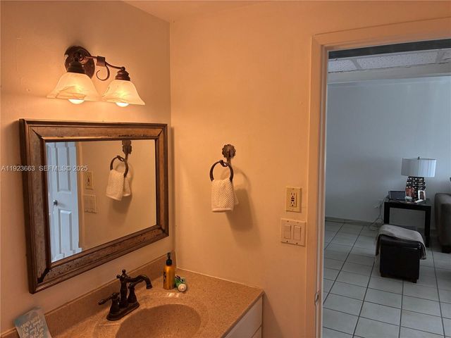 400 Kings Point Dr 1522, Sunny Isles Beach, FL 33160