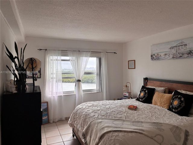 400 Kings Point Dr 1522, Sunny Isles Beach, FL 33160