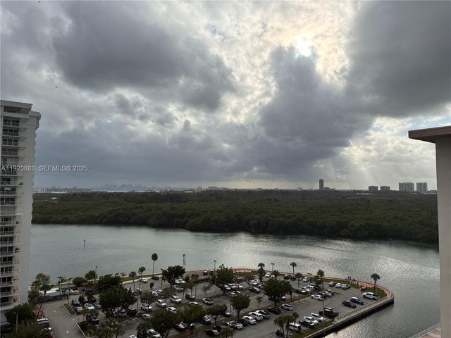 400 Kings Point Dr 1522, Sunny Isles Beach, FL 33160