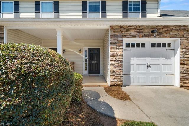 1917 Sentry Pointe Lane, Winston-salem, NC 27127