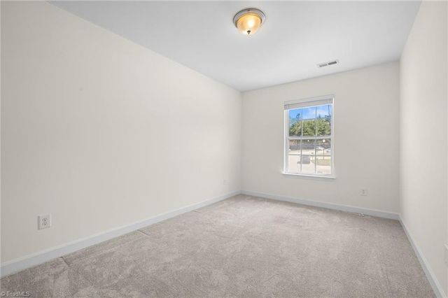 1917 Sentry Pointe Lane, Winston-salem, NC 27127