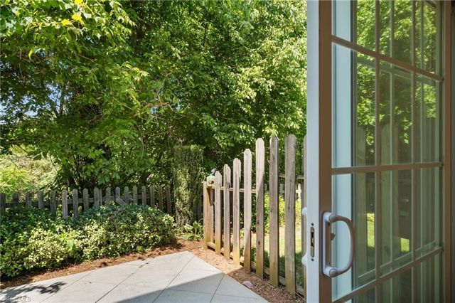 1917 Sentry Pointe Lane, Winston-salem, NC 27127