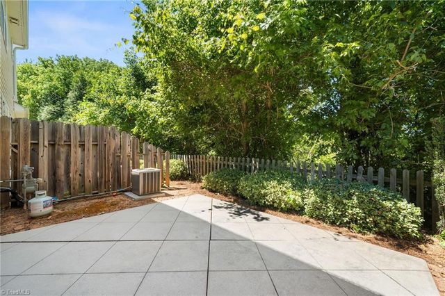 1917 Sentry Pointe Lane, Winston-salem, NC 27127