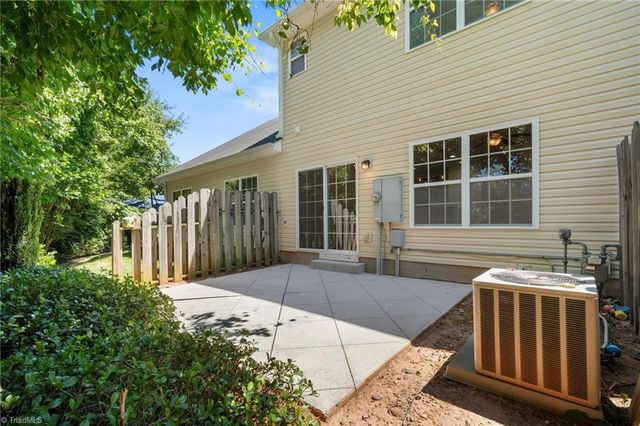 1917 Sentry Pointe Lane, Winston-salem, NC 27127