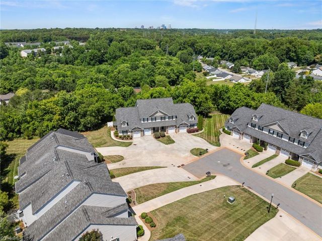 1917 Sentry Pointe Lane, Winston-salem, NC 27127