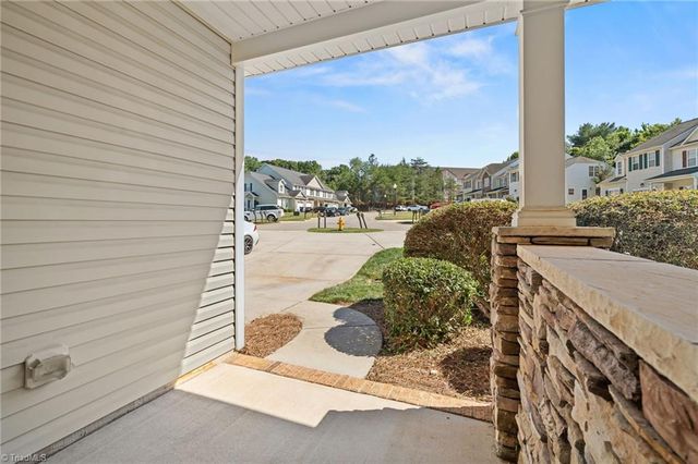 1917 Sentry Pointe Lane, Winston-salem, NC 27127