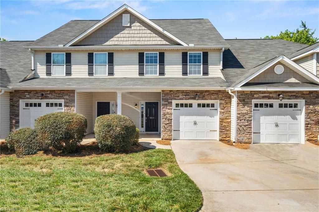 1917 Sentry Pointe Lane, Winston-salem, NC 27127