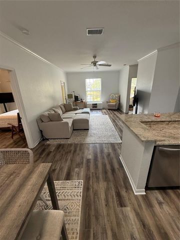 10201 COURTNEY PALMS BOULEVARD 204, Tampa, FL 33619