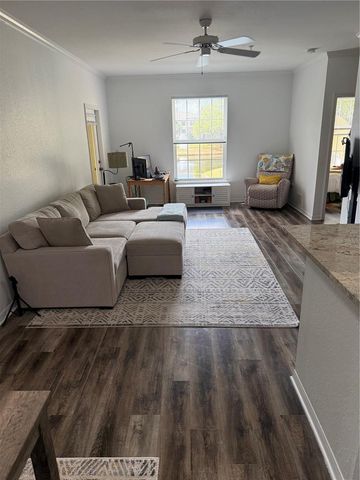 10201 COURTNEY PALMS BOULEVARD 204, Tampa, FL 33619