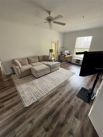 10201 COURTNEY PALMS BOULEVARD 204, Tampa, FL 33619