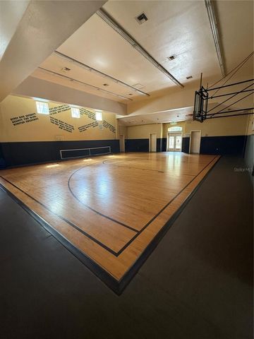 10201 COURTNEY PALMS BOULEVARD 204, Tampa, FL 33619