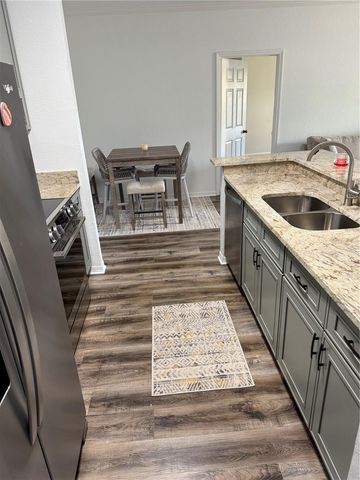 10201 COURTNEY PALMS BOULEVARD 204, Tampa, FL 33619