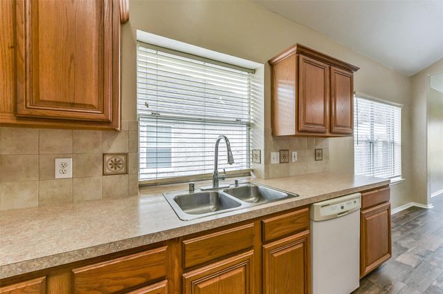 9127 Willow Crossing Drive, Houston, TX 77064