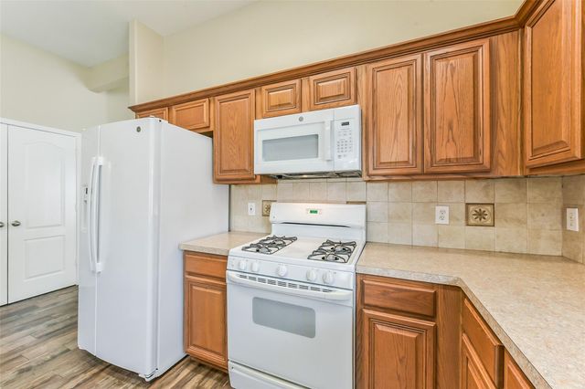 9127 Willow Crossing Drive, Houston, TX 77064