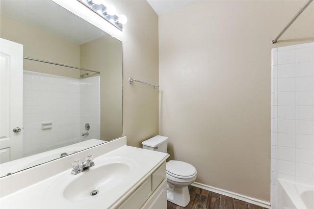 9127 Willow Crossing Drive, Houston, TX 77064