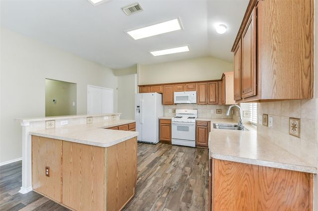 9127 Willow Crossing Drive, Houston, TX 77064