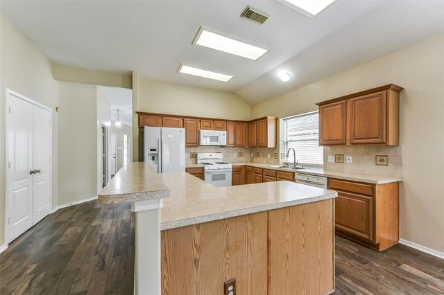 9127 Willow Crossing Drive, Houston, TX 77064