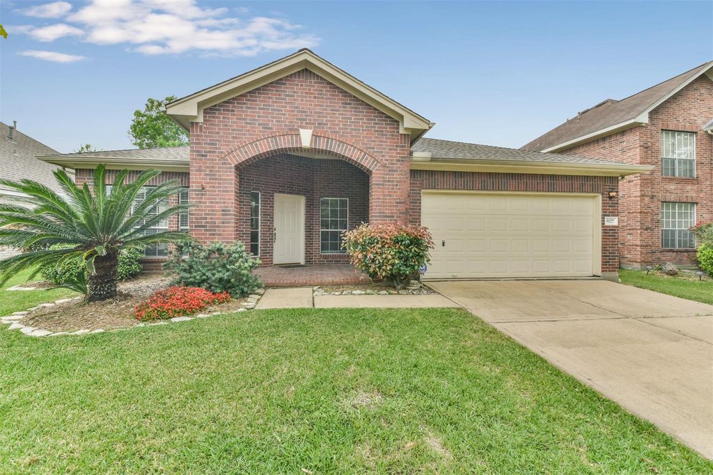 9127 Willow Crossing Drive, Houston, TX 77064