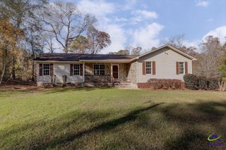 105 Oak Lake Drive, Perry, GA 31069