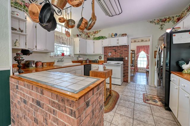 5248 Fm 457, Bay City, TX 77414