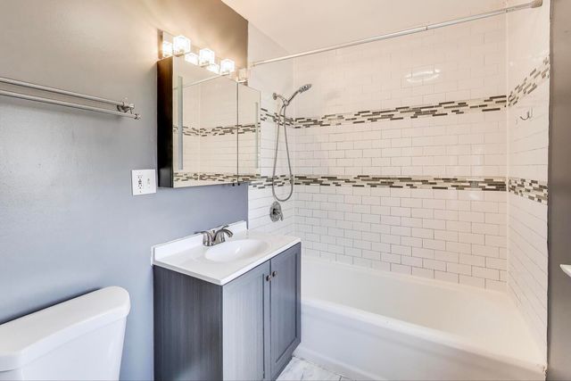 2212 Grove Avenue, Berwyn, IL 60402