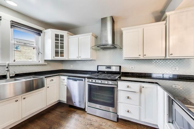 2212 Grove Avenue, Berwyn, IL 60402