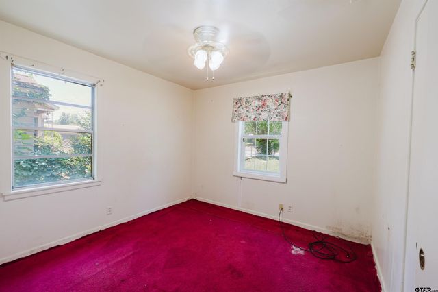 1208 S Academy, Tyler, TX 75701