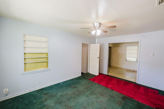1208 S Academy, Tyler, TX 75701