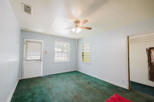1208 S Academy, Tyler, TX 75701