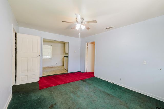 1208 S Academy, Tyler, TX 75701